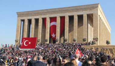 Anıtkabir’e Koştular…