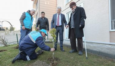 Yaşlı Amcanın İsteğini Geri Çevirmedi