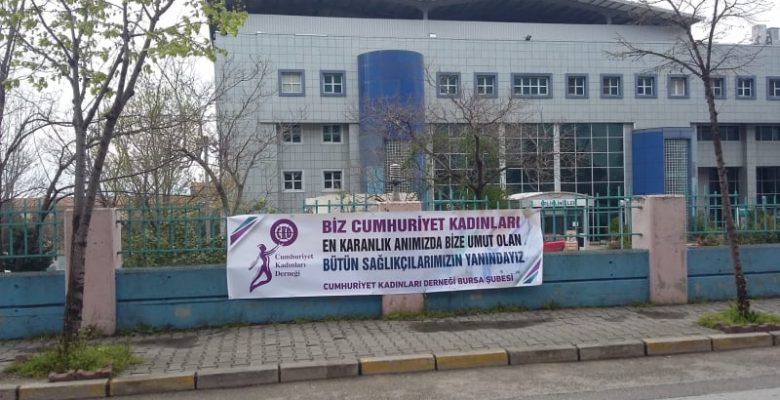 Cumhuriyet Kadınlarından Sağlıkçılara Anlamlı Destek