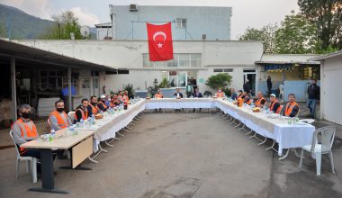 BAŞKAN OKTAY YILMAZ’DAN EMEKÇİLERLE İFTAR