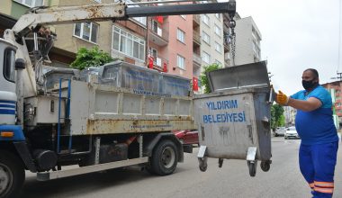 CADDE VE SOKAKLAR BAYRAMA HAZIRLANIYOR