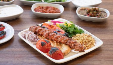 EN LEZZETLİ URFA KEBABI, URFA’LI DEDECAN’DA YENİR