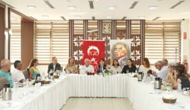 ÖZDEMİR: SOKAK HAYVANLARINI TOPLAMAYACAĞIZ