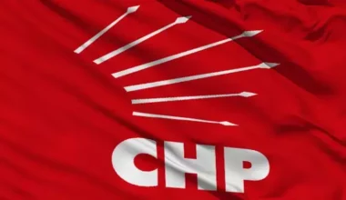 ORHANELİ’DE GENÇ CHP İLÇE BAŞKANI BELEDİYE MECLİSİNDE TARİH YAZDI.