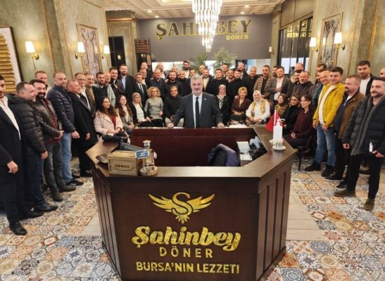 Bursa’da A Takımı Sahaya İniyor! “Siyasi Yozlaşmaya ve Durgunluğa Son Vereceğiz!”