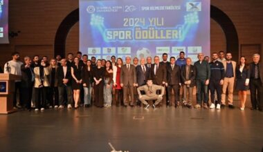 Başkan Bozbey’e “Spora katkı sağlayan başkan” ödülü