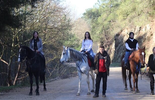 ‘Gençlik Bursa’da Yollarda’ projesi tüm hızıyla sürüyor