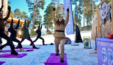 ECE VAHAPOĞLU İLE DAĞIN ZİRVESİNDE YOGA