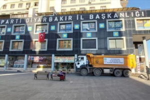 İYİ PARTİ DİYARBAKIR İL BAŞKANI ABDULLAH ERENKARA: “ASGARİ ÜCRET ARTMIYOR, ERİYOR!”  “BİR HESAPLAMA YAPIN, BU ÜLKEDE HANGİ AİLE BU PARAYLA GEÇİNİYOR?”